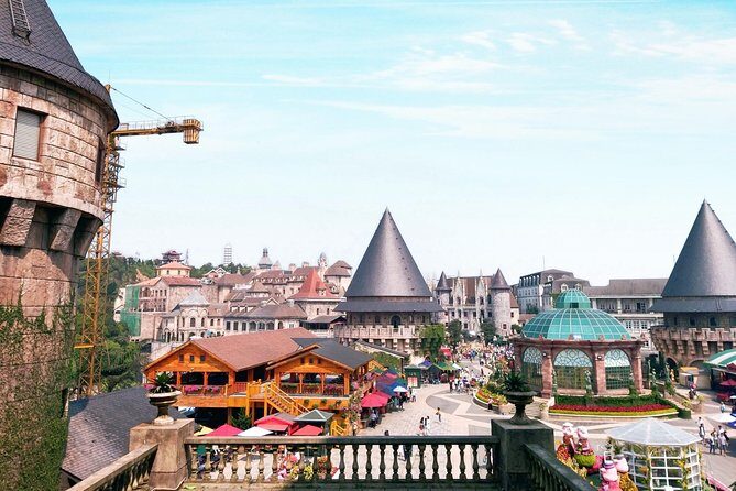 Golden Bridge - Ba Na Hills Daily Ingroup Trip with Local Experts - The Cable Car Adventure: A Record-Breaking Ride