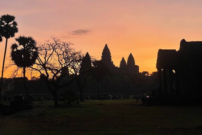Golden Hours: Angkor wat sunrise photography tour with a pro! - The Sum Up