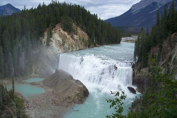 Golden Sky Bridge & Yoho National Park Private Day Tour - Natural Bridge: Limestone Artistry