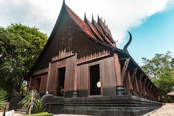 Golden Triangle, White, Black, Blue Temple Full Day Tour From Chiang Mai - Transportation: Comfort and Considerations
