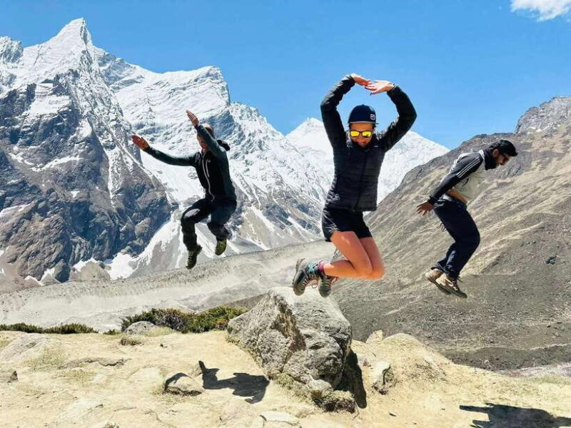 Gorkha: Honey Hunting Experience in Larpak - An In-Depth Look at the Honey Hunting Experience in Gorkha
