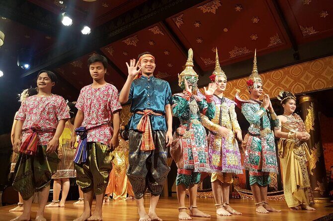 Gourmet Dinner & Spectacular Show at Mandarin Oriental - Key Points