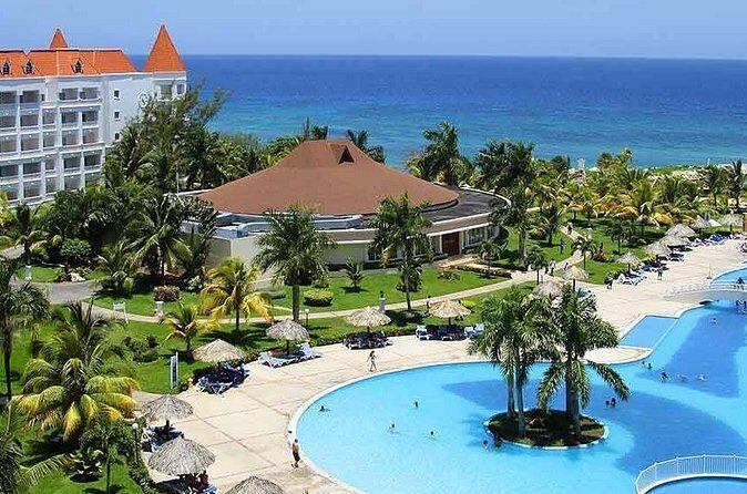 Grand Bahia Principe Hotel Airport Transfer - The Experience: What You Can Expect
