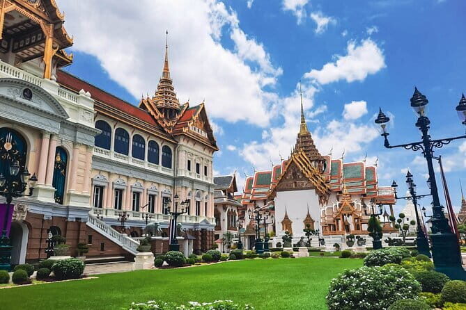Grand Palace & Wat Phra Kaew Walking Tour with Professional Guide - The Value Proposition
