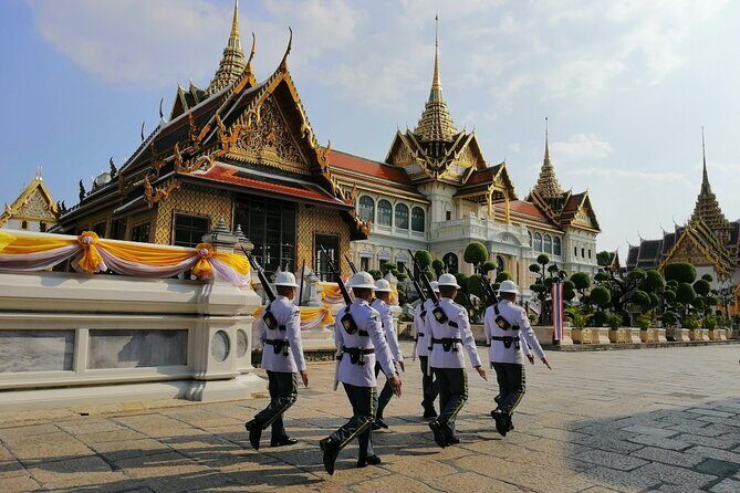 Grand Palace, Wat Phra Kaew, Wat Pho and Wat Arun Walking Tour From Bangkok - Authentic Experiences and Traveler Feedback