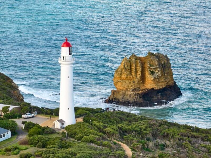 Great Ocean Road Reverse Tour with Iconic Stops & Wildlife - Transportation and Group Dynamics