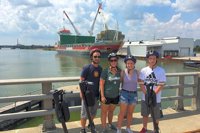 Green Bay E-Scooter Guided Glide w/ Private Tour Option - Why We Like This Tour