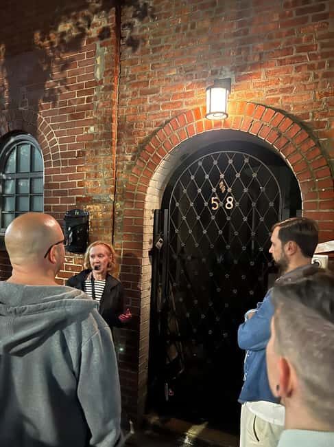 Greenwich Village: Ghosts & Haunted Washington Square Park - An In-Depth Look at the Tour Experience