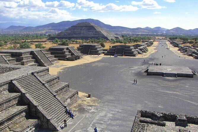Group reduced to Pyramids of Teotihuacan and Basilica of Guadalupe - Who Should Consider This Tour?