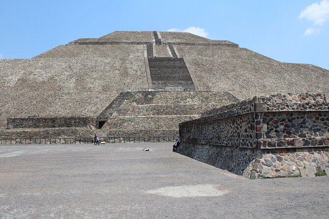 Group Tour from Teotihuacán, Basílica de Guadalupe and Tlatelolco - Key Points
