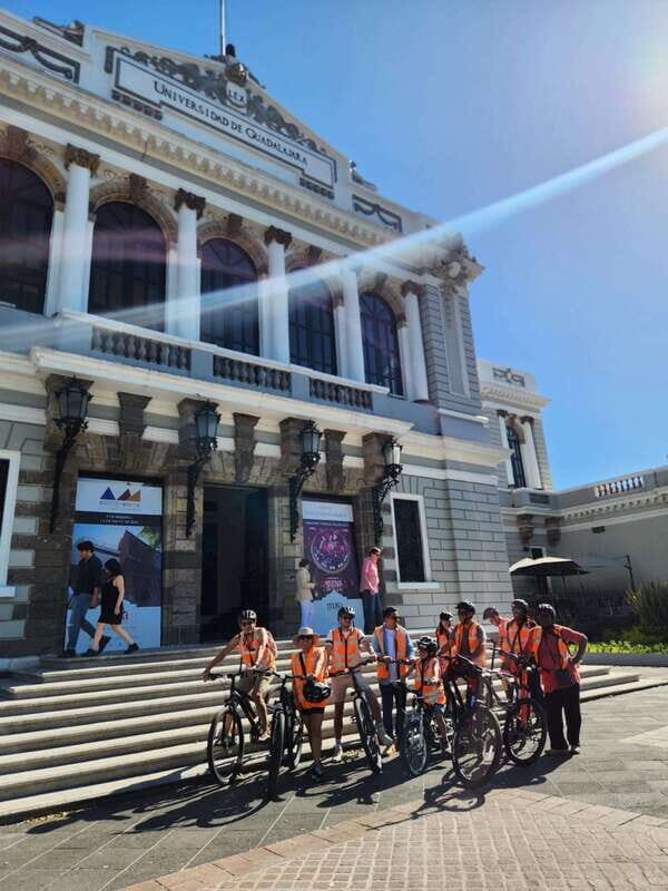 Guadalajara: Bicycle tour of the city visiting places of interest. - Key Points
