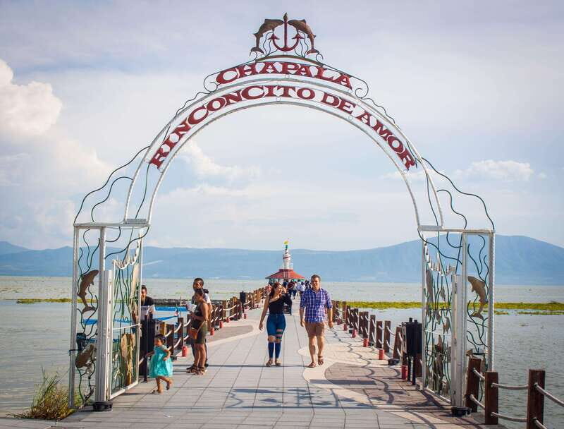 Guadalajara: Lake Chapala and Ajijic Day Trip with Boat Trip - The Sum Up