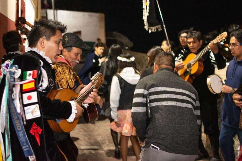 Guanajuato: Night Walk with the Estudiantina - What’s Included and What’s Not?