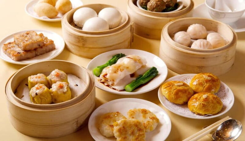 Guangzhou: Pearl River New Town Guided City Walking Tour - Savoring Dim Sum and Local Flavors