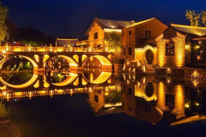 Gubei Water Town and Simatai Great Wall Private Day Tour - Key Points