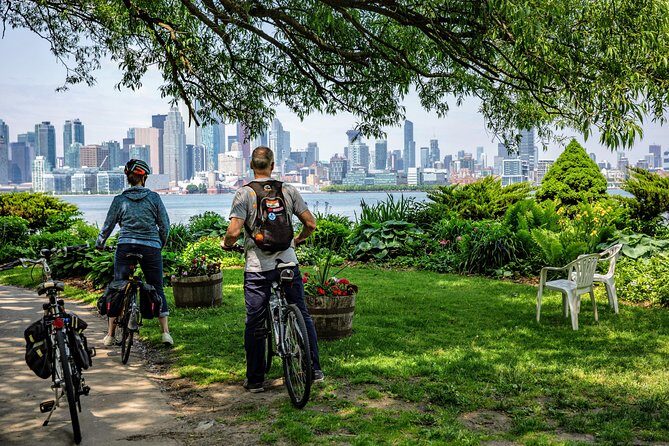 Guided Bicycle Tour - Toronto Waterfront, Island and Distillery - The Itinerary in Detail