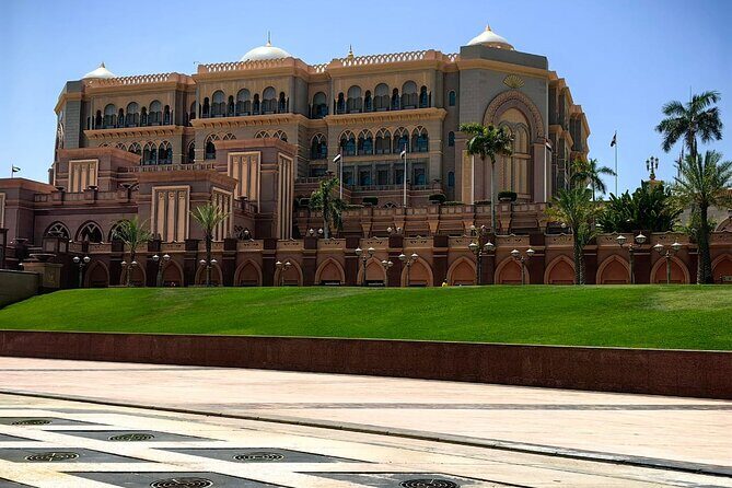 Guided City Tour of Abu Dhabi with Sheikh Zayed Mosque - The Value Proposition