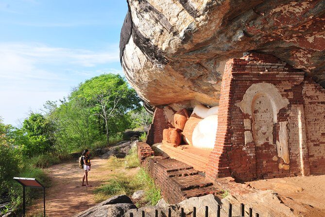 Guided Hike & Picnic with an Amazing View on Pidurangala Rock - Frequently Asked Questions