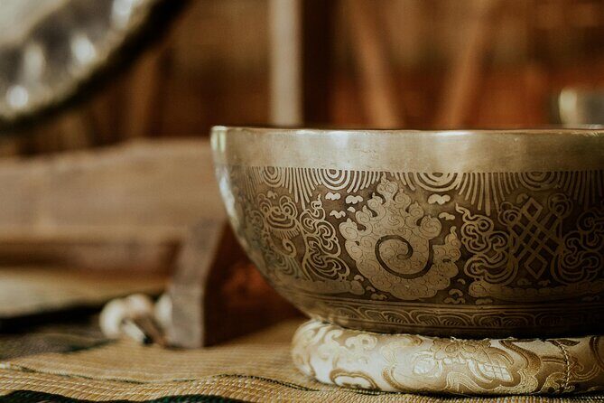 Guided Himalayan Singing Bowl Meditation for Stress Relief - Who Should Consider This Tour?