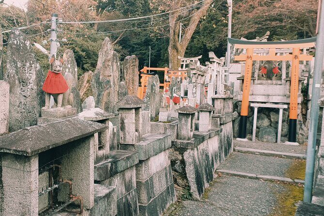 Guided Kyoto Trail Higashiyama Fushimi Inari To Kiyomizudera - Starting Point and First Stop: Fushimi Inari-taisha Shrine