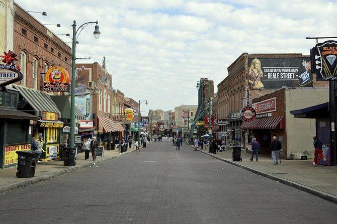 Guided Memphis City Tour that includes Riverboat Cruise - A Complete Look at the Memphis Guided Tour with Riverboat Cruise