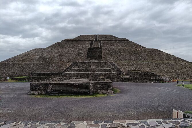 Guided Private Tour Teotihuacan,Basilica of Guadalupe,Tlatelolco - Introduction