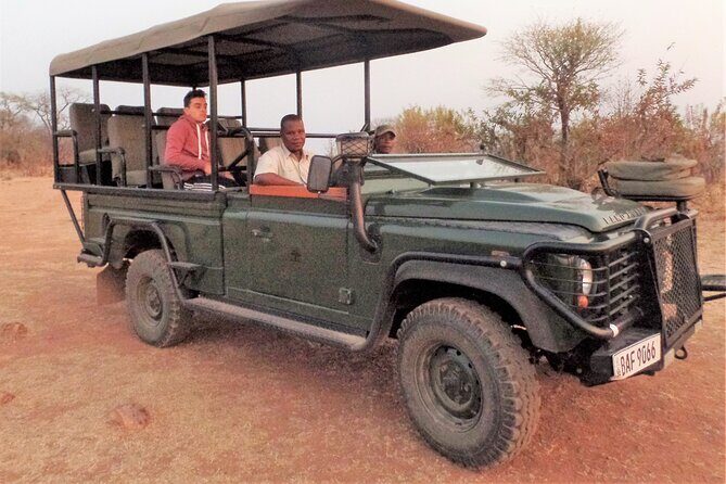 Guided Safari tour, lodging & meals, S. Luangwa National Park by Landcruiser 4x4 - What the Lodging & Meals Mean for You