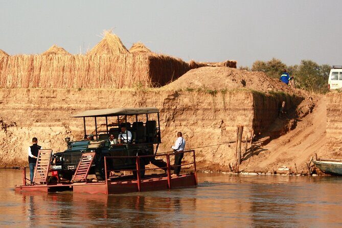 Guided Safari tour, lodging & meals, S. Luangwa National Park by Landcruiser 4x4 - The Sum Up