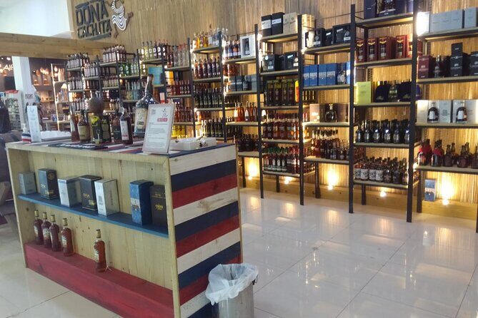 Guided Shopping Tour - Rum tasting, chocolate factory, Cigar factory - A Deeper Look at the Tour Experience