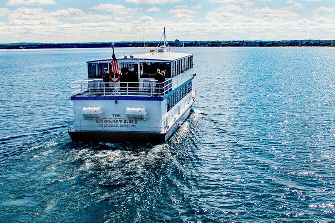 Guided Sightseeing Cruise on West Grand Traverse Bay - Key Points