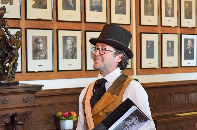 Guided Tour and Quebec Gins at the Quebec Garrison Club - Who Should Consider This Tour?
