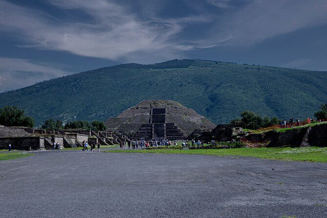 Guided Tour in Pyramids + Transportation + Breakfast in Cueva - Who Will Love This Tour