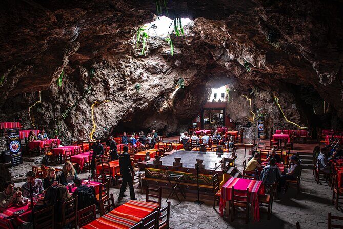 Guided tour in Teotihuacan + breakfast in Cueva + Transportation CDMX - Analyzing the Value