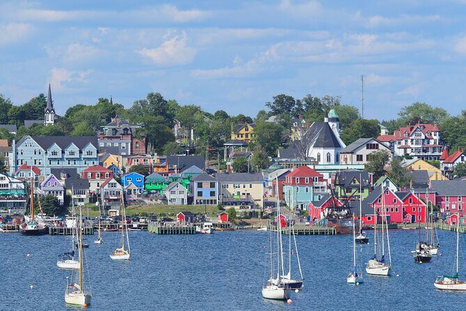 Guided Tour Lunenburg, Mahone Bay and Ovens Park from Halifax - An In-Depth Look at the Itinerary