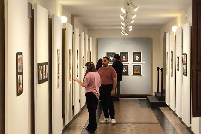 Guided tour of the art galleries of the Historic Center - Is It Worth the Price?