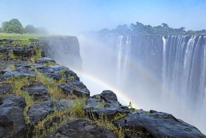 Guided Tour of the Falls - An In-Depth Look at the Tour Experience
