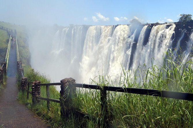 Guided Tour of the Majestic Victoria Falls - Introduction