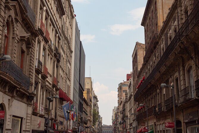 Guided Tour Zócalo to Palaces, Churches and Pyramids - Frequently Asked Questions
