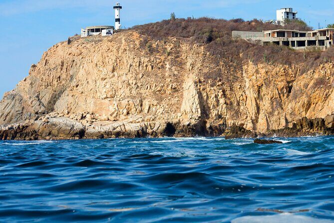 Guided Tours of the 7 Bays of Huatulco Oaxaca in Catamaran - An Introduction to the Huatulco Bays Catamaran Tour