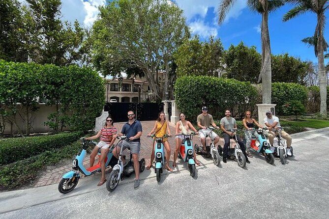 Guided Trike and Moped Tour in Downtown Naples - The Practical Side of the Tour