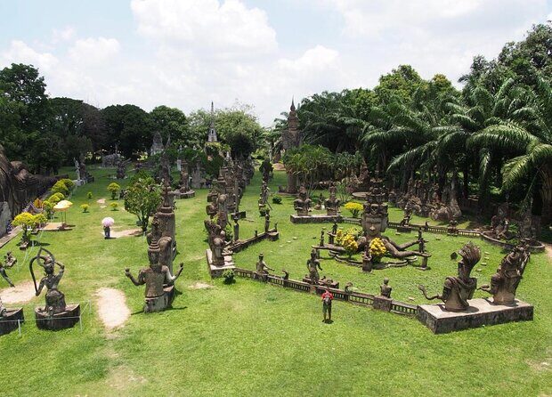 Guided Vientiane City and Buddha Park Full-Day Tour - Detailed Breakdown of the Tour Experience