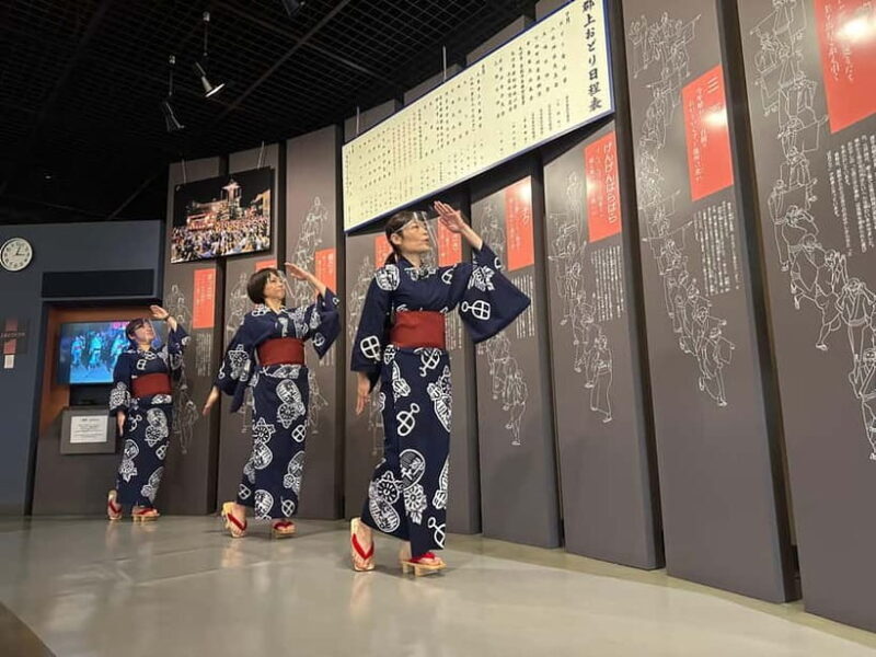 Gujo Hachimans Crafting Culture & Castle in the Clouds - Key Points