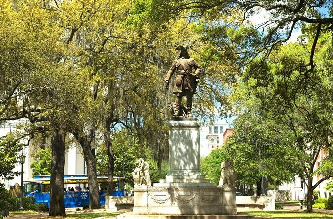 GUY IN THE KILT Savannah Ghost Tours & Pub Crawls - Key Points