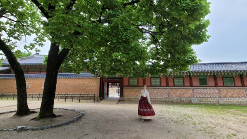 Gyeongbokgung Palace, Jogyesa Temple and Bukchon village - Experience Seoul’s Heritage with a Guided Walk Through Gyeongbokgung, Jogyesa, and Bukchon