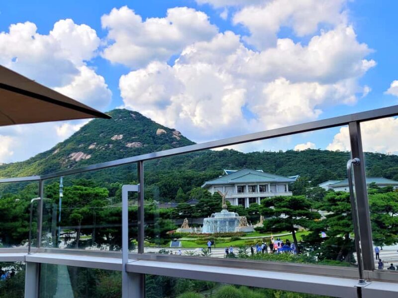 Gyeongbokgung Palace, Jogyesa Temple and Bukchon village - FAQ