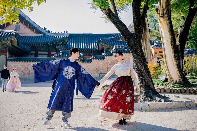 Gyeongbokgung palace,seoul with gigibebe hanbok rental - The Sum Up
