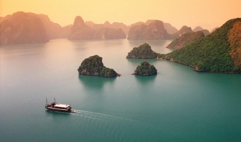 Ha Long Bay 1 Day Tour with 6 hours on 3* Cruise - Key Points