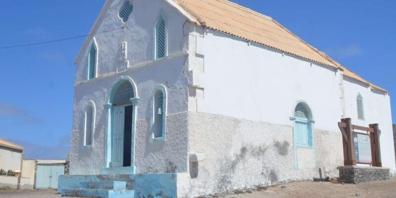 half-day all-inclusive excursion Salinas, Shark Bay Blue Eye - Key Points