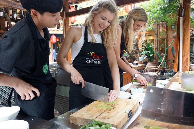 Half-Day Chengdu Cooking Class with Local Market Visit - Introducing the Chengdu Cooking Class Experience