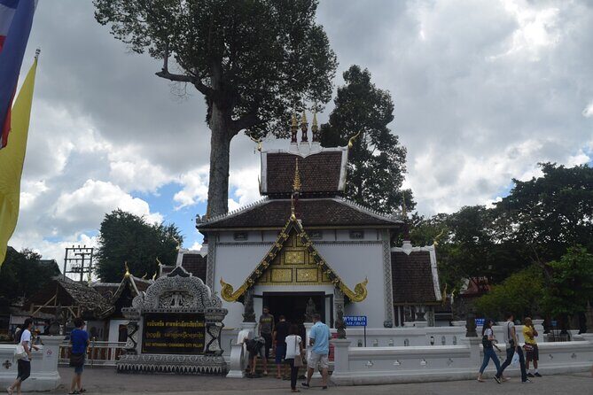 Half Day Chiang Mai City and Cultural by TukTuk, Samlor & Red car (Private Tour) - Who is This Tour Best For?